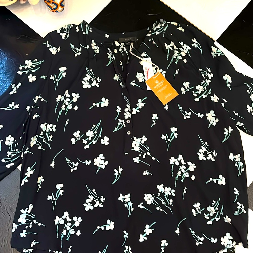 J crew women L blouse with floral pattern and placket. NWT